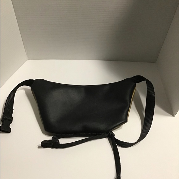 Mardi Gras 2023 Zulu Fanny Pack (New) - Picture 4 of 11